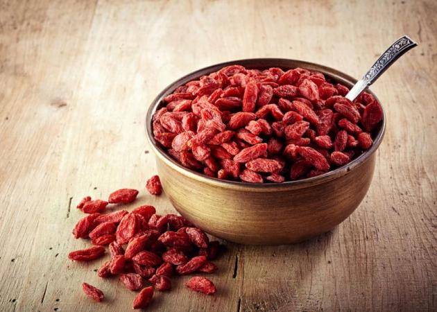 Goji Berries: Τι πρέπει να μάθεις για την “μοδάτη” υπερτροφή