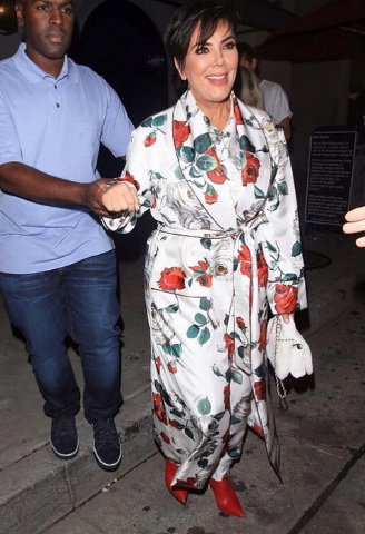 Η Kris Jenner με Dolce & Gabbana