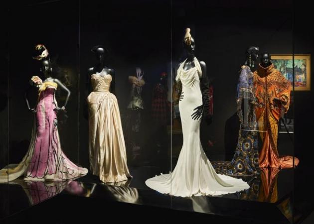 Ο οίκος Dior άνοιξε τη μεγαλύτερη έκθεση μόδας στο Παρίσι