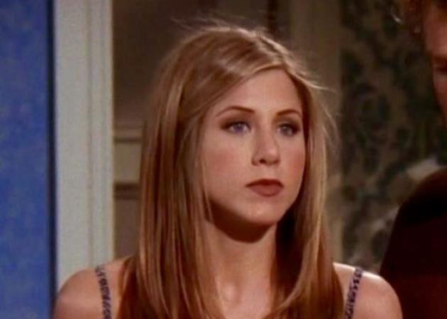 Τα παπούτσια που φορούσε η Aniston στα 90’s, φέτος είναι hot!