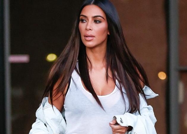Kim Kardashian: Και πάλι ξανθιά μας δείχνει τα κιλά που έχασε από τη δεύτερη εγκυμοσύνη