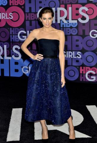 H Allison Williams με Monique Lhuillier