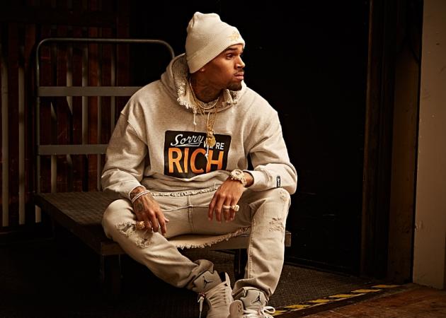 Ανακρίνουν τον Chris Brown μετά τις κατηγορίες για επίθεση σε φωτογράφο