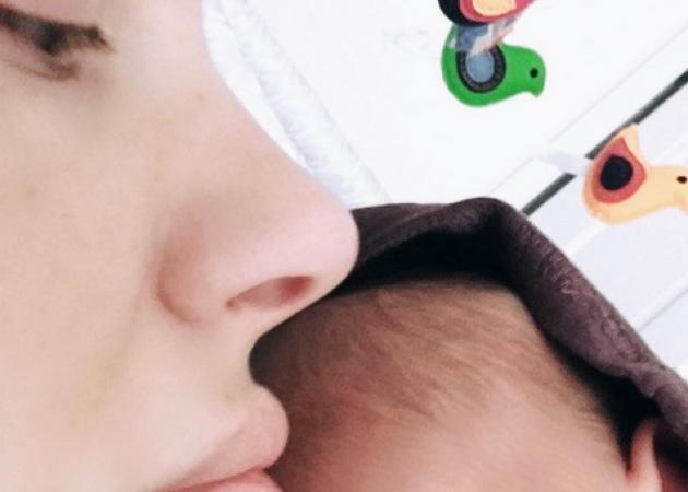Χριστίνα Αλούπη: Άυπνη από το μωρό και κούκλα!
