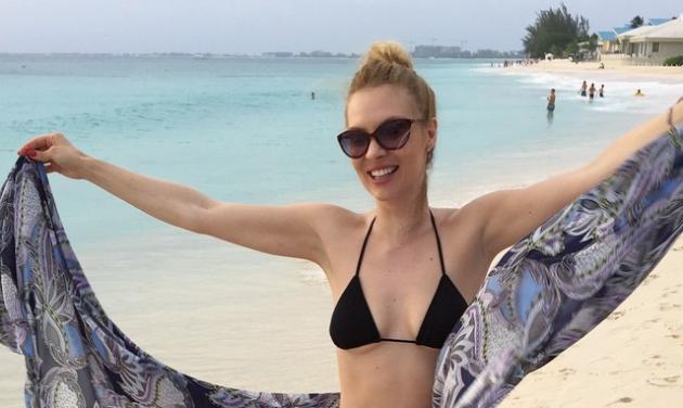 Χριστίνα Αλούπη: Κάνει εξωτικές διακοπές στα νησιά Κέιμαν και ποζάρει στις μαγευτικές παραλίες!