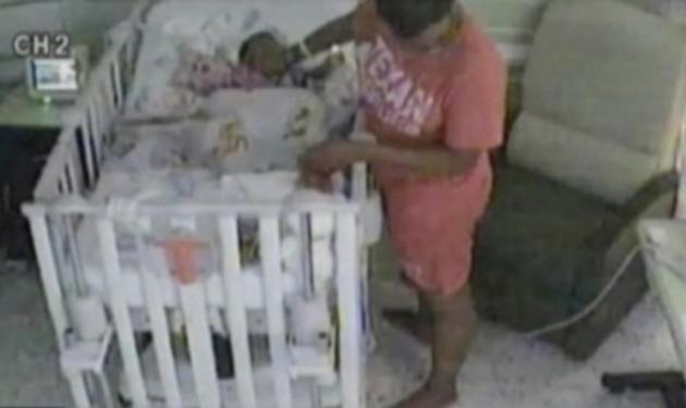 Video σοκ: Μάνα προσπάθησε να πνίξει το νεογέννητο βρέφος της μέσα στο νοσοκομείο!