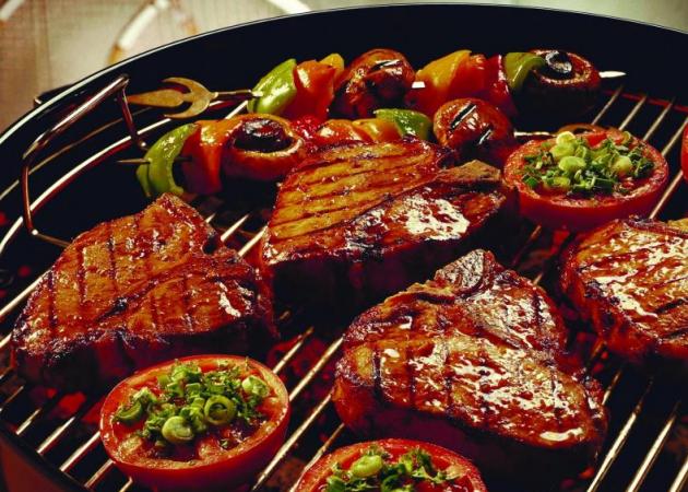 Τσικνοπέμπτη: Ποια κομμάτια από κρέας στα κάρβουνα είναι επικίνδυνα – Τι πρέπει να ξέρεις!