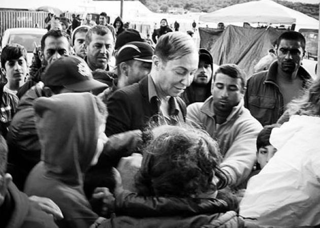 Βασίλειος Κωστέτσος: Απαντά στα επικριτικά σχόλια για την επίσκεψη στους πρόσφυγες: “Βιάστηκαν να κρίνουν”…