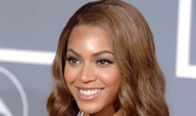 Μήπως άσπρισε πολύ η Beyonce; Τι συμβαίνει με το χρώμα του δέρματός της;