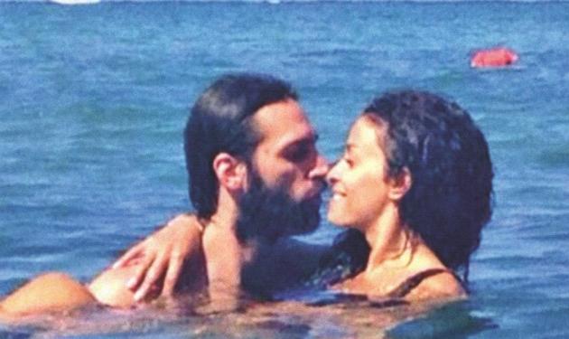 Ελένη Φουρέιρα – Γιώργος Σαμαράς: Τρυφερά φιλιά και αγκαλιές στη θάλασσα!