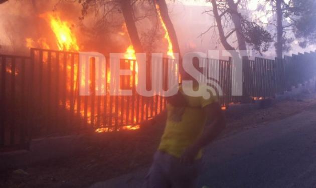 Ανεξέλεγκτη η φωτιά κοντά στο Ν. Βουτζά! Εκκενώθηκε η πρώην παιδοψυχιατρική πτέρυγα του Νταού Πεντέλης
