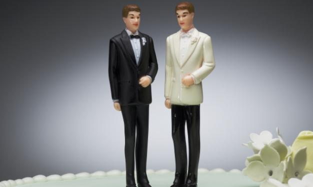 Κρήτη: Ζήτησαν άδεια για να κάνουν gay γάμους!