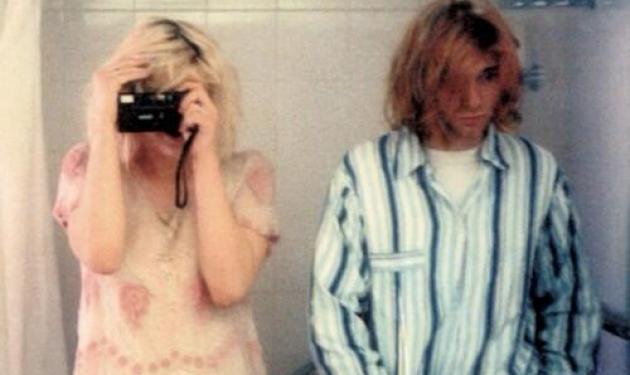 O Kurt Cobain και η Courtney Love τραβούσαν selfies, πριν καν ονομαστούν έτσι