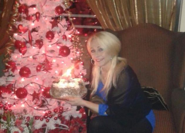 Μιρέλα Μανιάνι: Γιόρτασε τα γενέθλιά της σε χριστουγεννιάτικο κλίμα – Δες το σπίτι της!