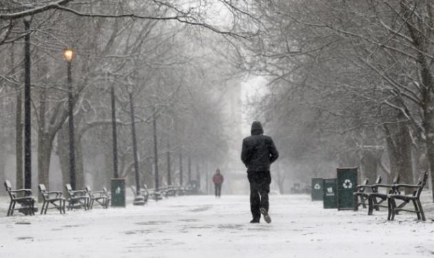 Η χιονοθύελλα “Νέμο” εξακολουθεί να ταλαιπωρεί την Αμερική. Ένα 11χρονο αγόρι ανάμεσα στους 10 νεκρούς