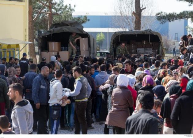 Το δράμα χιλιάδων απελπισμένων προσφύγων στους δρόμους της Ελλάδας – Συγκλονιστικά τα επίσημα στοιχεία