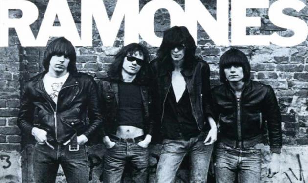 Έφυγε από τη ζωή ο ντράμερ του θρυλικού συγκροτήματος Ramones