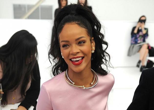 To outfit της Rihanna σχεδόν έκλεψε την παράσταση στο show του Dior χθες βράδυ!