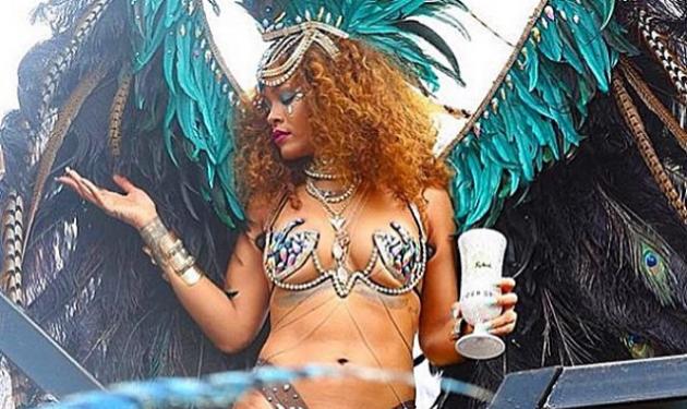 Rihanna: Ο σέξι χορός, το ξέφρενο γλέντι και οι… αταξίες στα Barbados! Φωτογραφίες