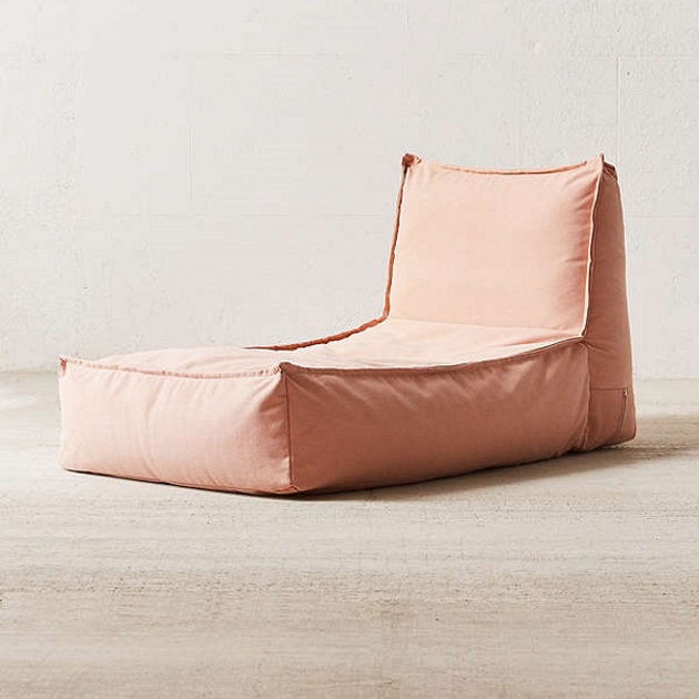 3 | Pouf Urban Outfitters