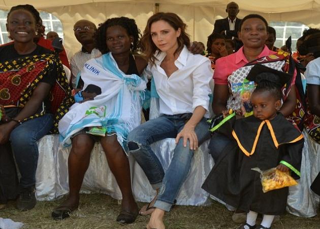 Victoria Beckham: Σε ανθρωπιστικό ταξίδι με το γιο της στην Κένυα!