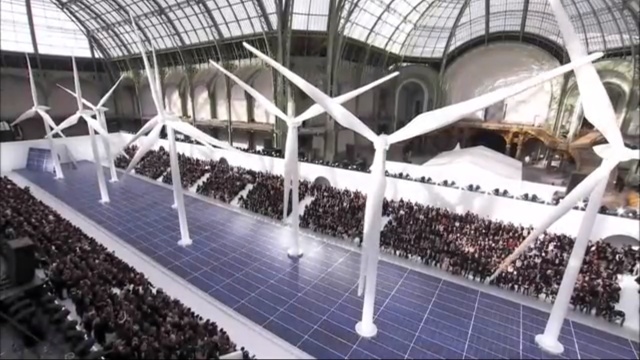 Chanel: Το show για την Άνοιξη-Καλοκαίρι 2013!