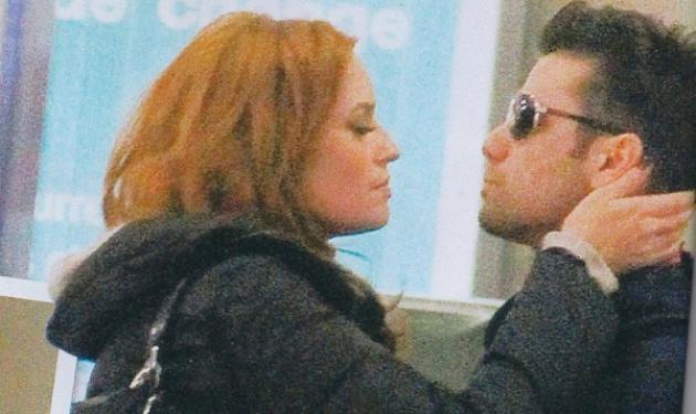 Χρηστίδου – Μαραντίνης: Τρυφερά φιλιά στο αεροδρόμιο! Δες φωτογραφίες