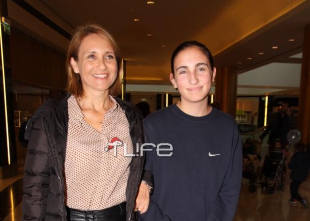 Μάρα Ζαχαρέα: Σπάνια έξοδος με την κόρη της! Φωτογραφίες