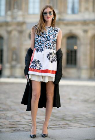 Παρίσι με printed φόρεμα