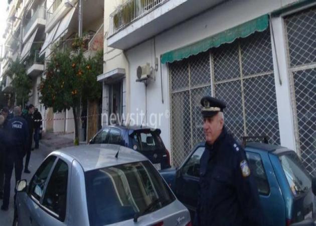 Οικογενειακή τραγωδία στους Αγίους Αναργύρους – Αστυνομικός εκτέλεσε το 4χρονο κοριτσάκι του την γυναίκα και την πεθερά του και αυτοκτόνησε