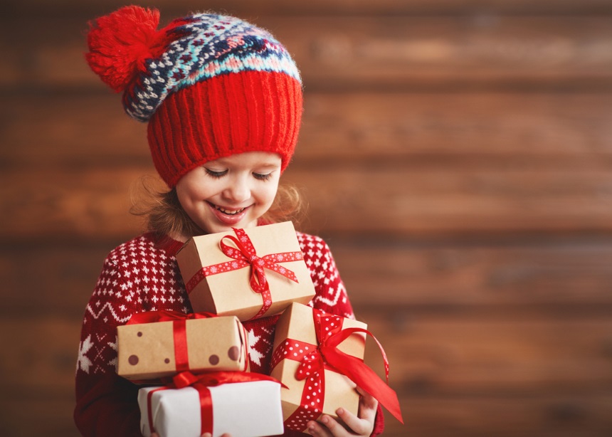 Τα δώρα των γιορτών: Η ειδικός εξηγεί πότε πρέπει να μπουν όρια και γιατί