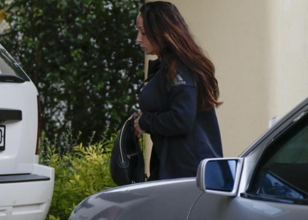 Βίκυ Σταμάτη: Καρέ καρέ η επιστροφή στο σπίτι της στο Χαλάνδρι, μετά την αποφυλάκιση της! [pics]