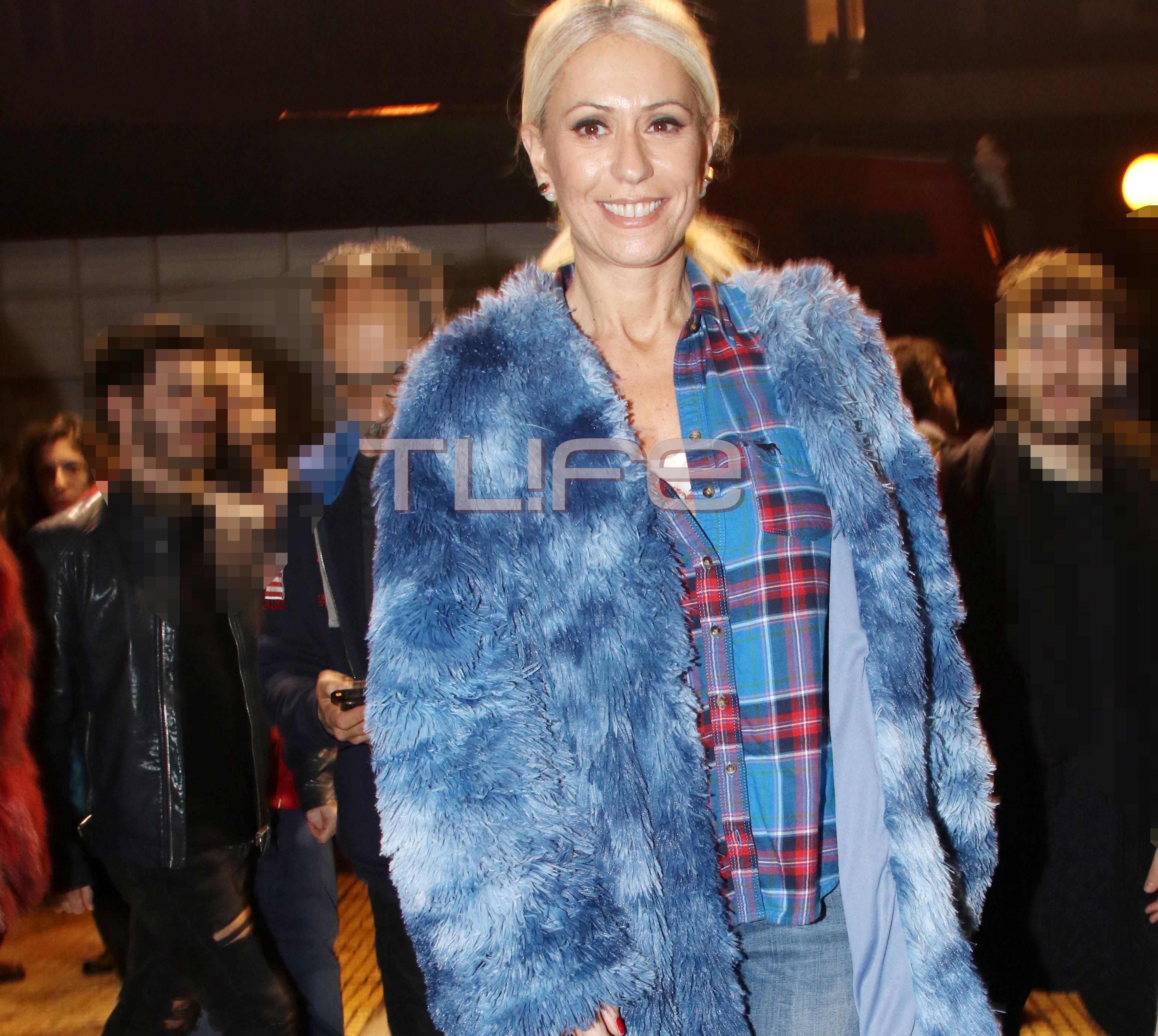 Μαρία Μπακοδήμου: Βραδινή έξοδος στο θέατρο με chic casual look!