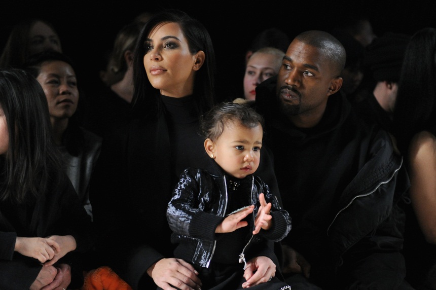 Η Kim Kardashian έγινε μαμά για τρίτη φορά!