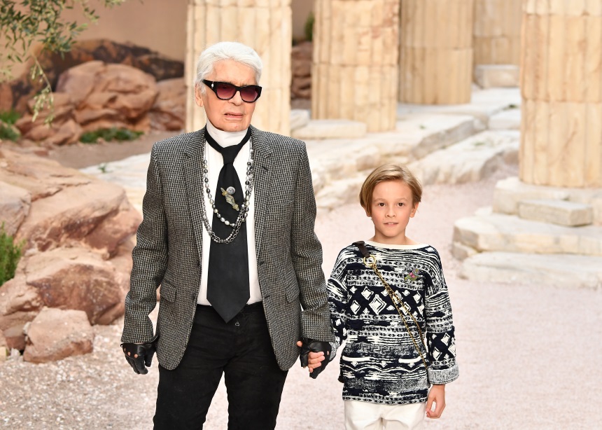 Ο κούκλος bodyguard του Karl Lagerfeld σχεδιάζει την πρώτη του συλλογή!