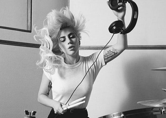 Lady Gaga: Ο Σεπτέμβριος της ανήκει!