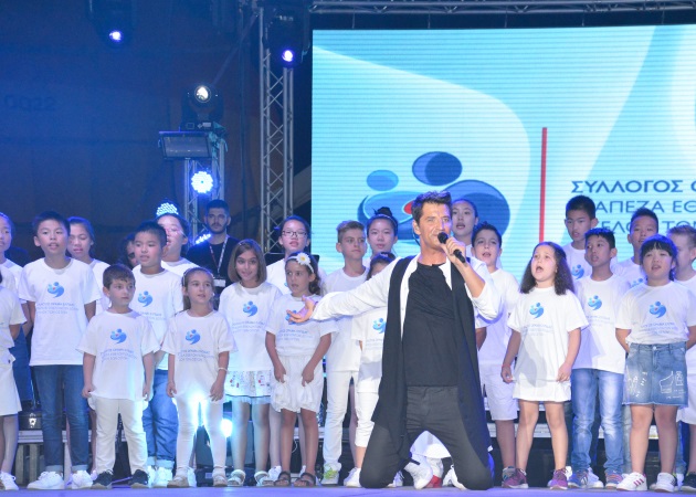 Σάκης Ρουβάς: Ρεκόρ προσέλευσης για τη συναυλία του στη ΔΕΘ – Φωτορεπορτάζ από το διήμερο ταξίδι του στη Θεσσαλονίκη!