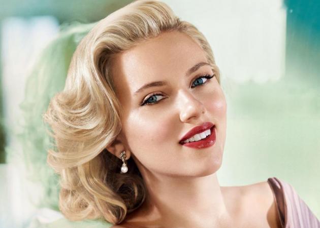 Στη Σίφνο η Scarlett Johansson! [pic]