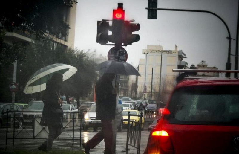 Βροχερό πρωινό Σαββάτου – Αέρα και χιόνια φέρνει η «Ιοκάστη»!