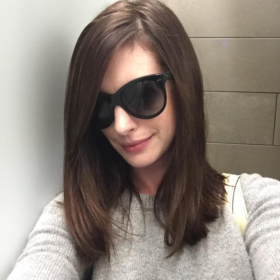 Anne Hathaway: Έχει πάρει κιλά και απαντά σε αυτούς που ετοιμάζονται να την “κράξουν” [vid]