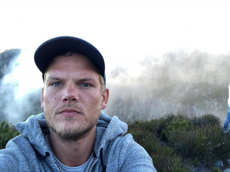 Avicii: Η ζωή που τον έσπρωξε στον θάνατο