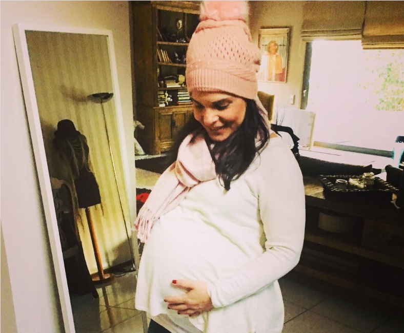 Μαρίνα Ασλάνογλου: Ποζάρει αγκαλιά με τον γιο της! [pic]