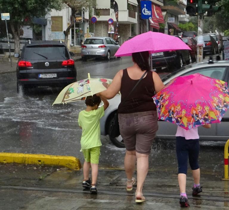 Καιρός: Βροχές παντού