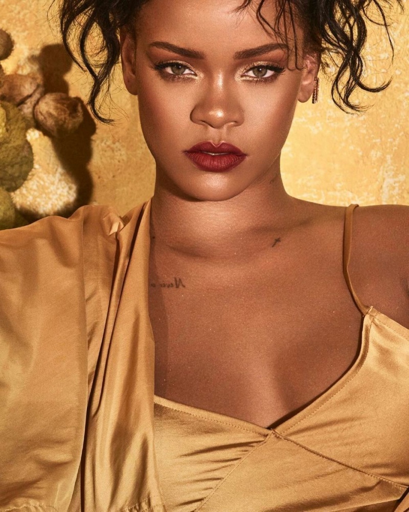 H Rihanna στην νέα της καμπάνια για τα Fenty είναι εκ-θαμ-βω-τι-κή!