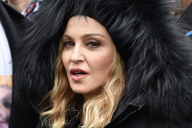Madonna: Ποζάρει στο εξώφυλλο της ιταλικής Vogue και αποκαλύπτει ότι έρχεται το νέο της album [pics]