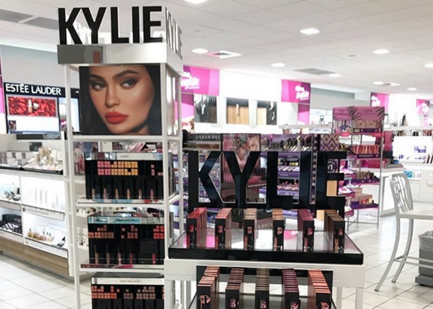 Kylie Jenner Cosmetics Greece - Famous Person