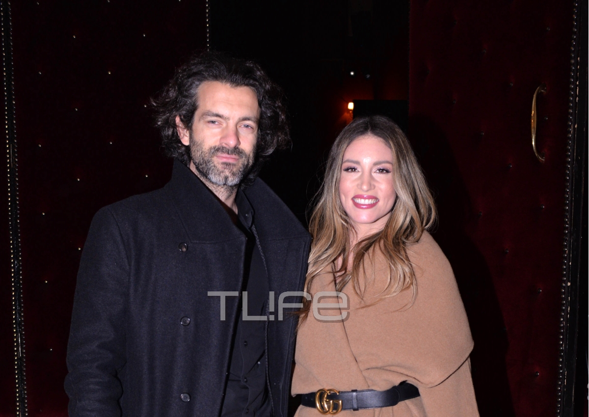 Αθηνά Οικονομάκου: Βραδιά θεάτρου με τον σύζυγό της Φίλιππο Μιχόπουλο! [pics]