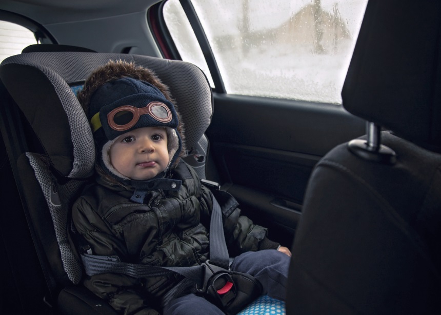 Car Safety: Ποιο είναι το πιο συνηθισμένο λάθος που κάνεις όταν βάζεις το παιδί στο αυτοκίνητο