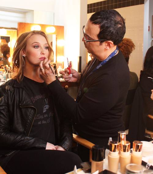 Bruce Grayson: ένας από τους σπουδαιότερους makeup artist στον κόσμο χρησιμοποιεί ένα προϊόν που αγαπάμε κι εμείς!
