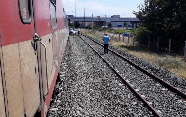 Σφοδρή σύγκρουση αυτοκινήτου με τρένο στη Θεσσαλονίκη!